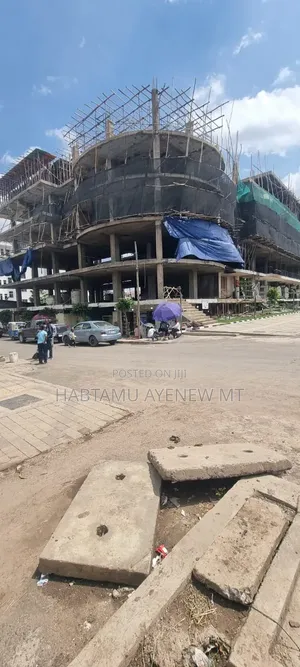 G+5 3 ሺ ካሬ ዋና አስፋልት ዳር