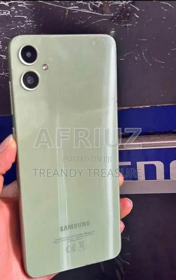 New Samsung Galaxy A05 64 GB Green