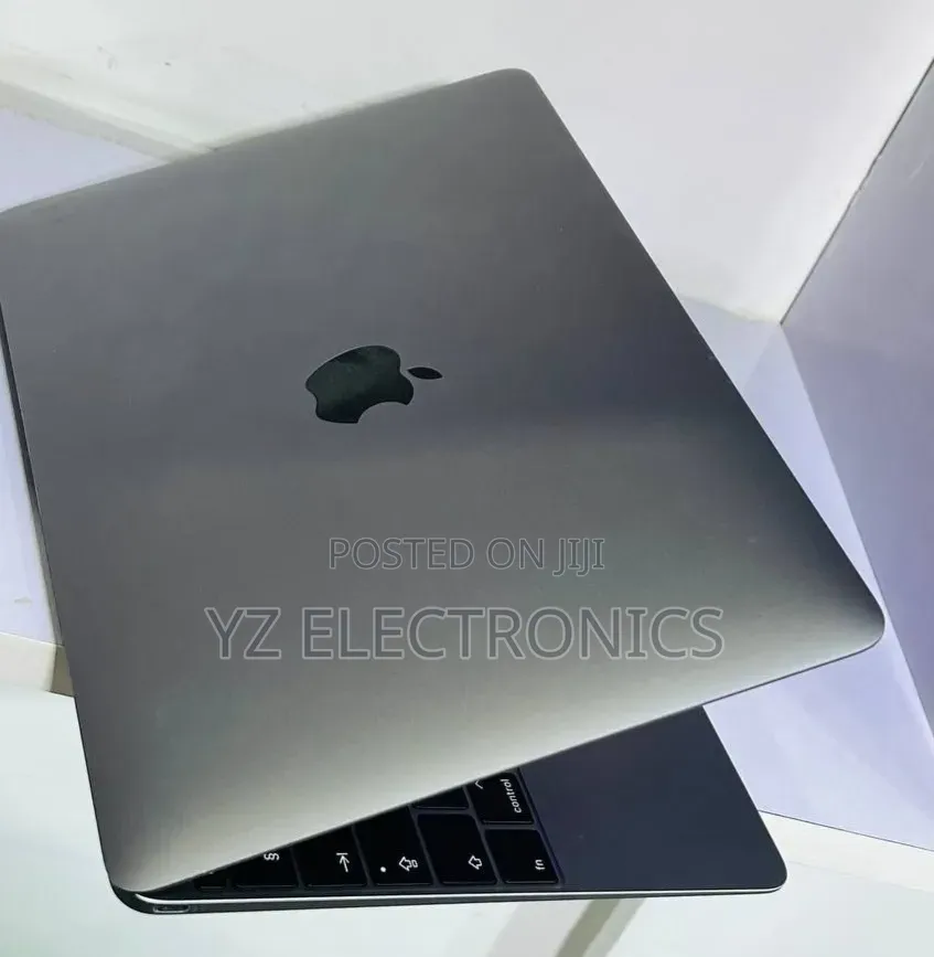 New Laptop Apple MacBook Pro 2017 8GB Intel Core i5 SSD 512GB