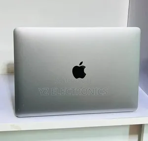 New Laptop Apple MacBook Pro 2017 8GB Intel Core i5 SSD 512GB