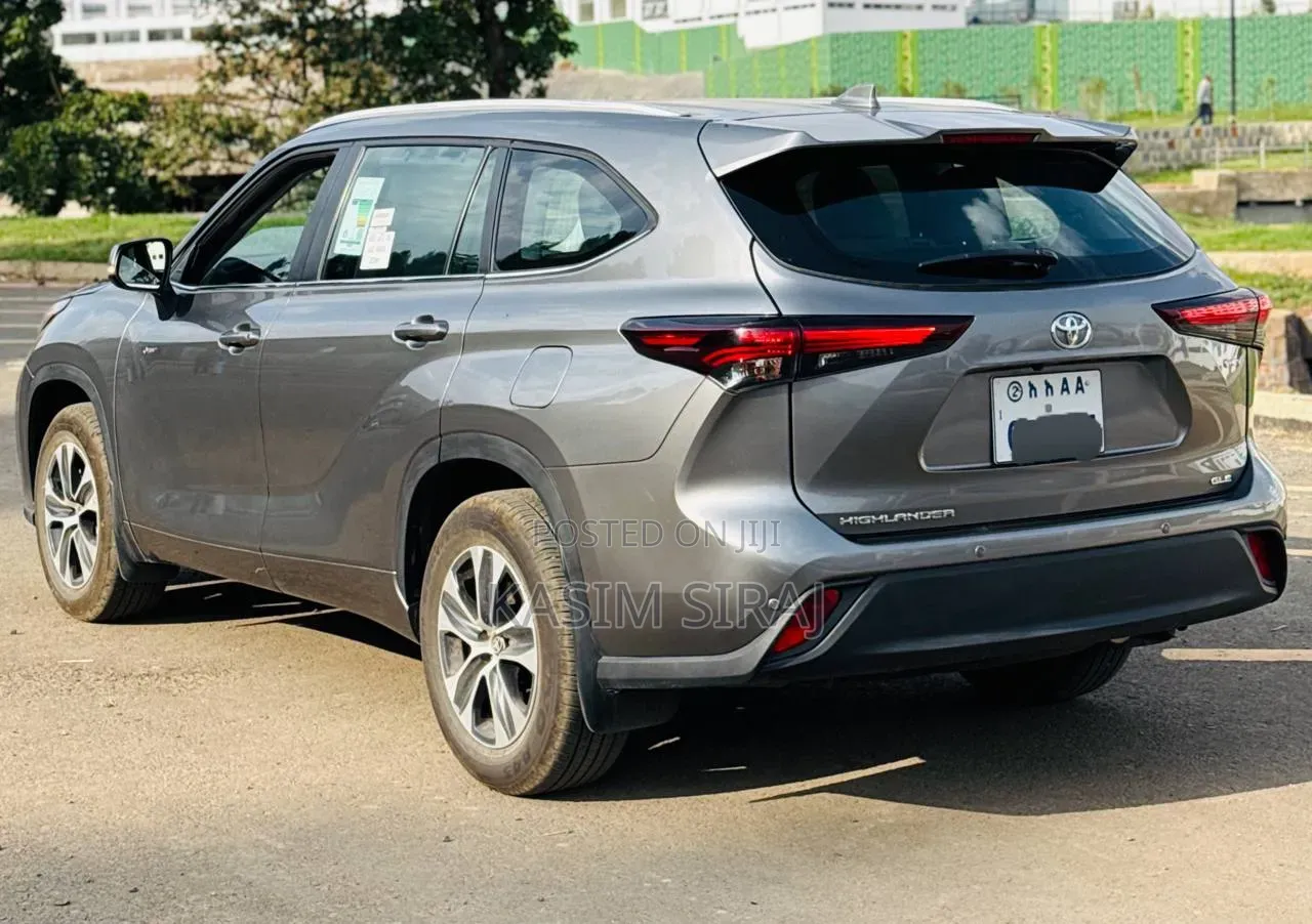 Toyota Highlander Hybrid Limited AWD 2025 Gray