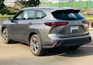 Toyota Highlander Hybrid Limited AWD 2025 Gray