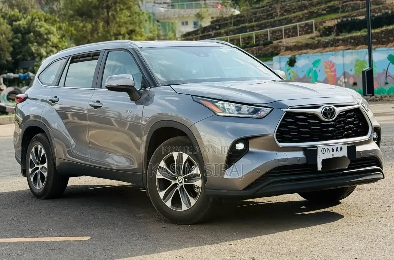Toyota Highlander Hybrid Limited AWD 2025 Gray
