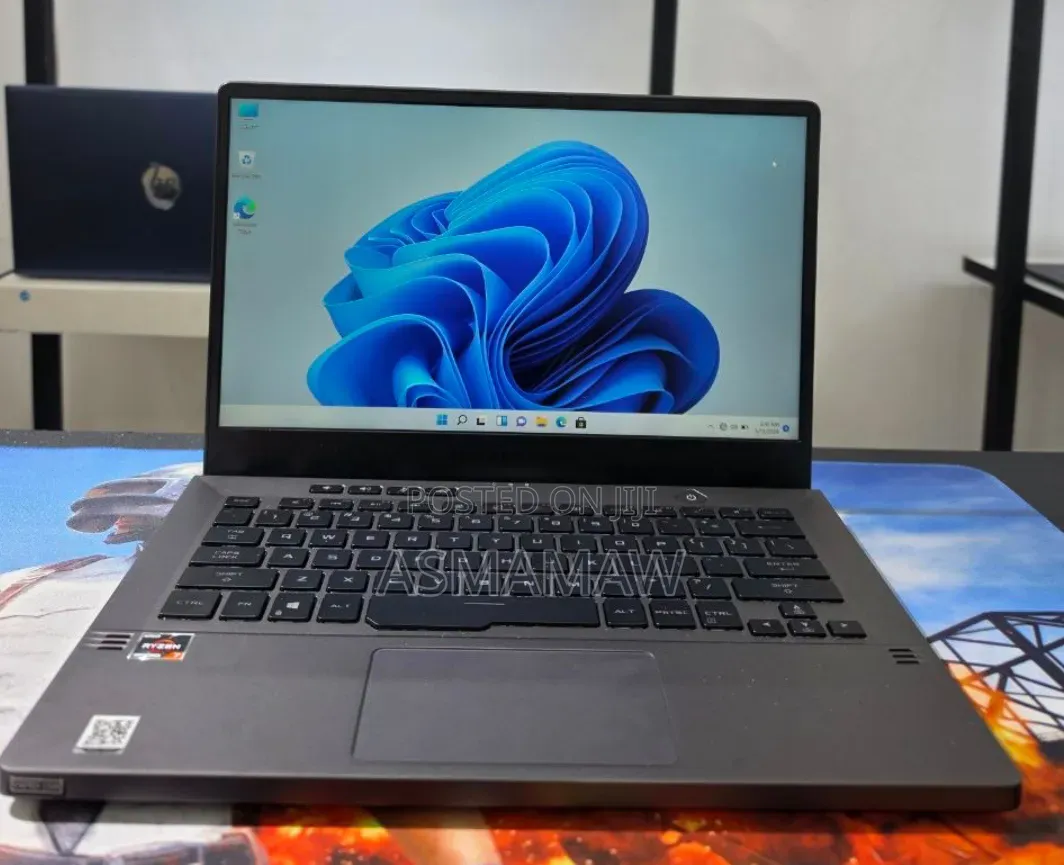 New Laptop Lenovo Yoga 330 16GB Intel Core i5 SSD 512GB