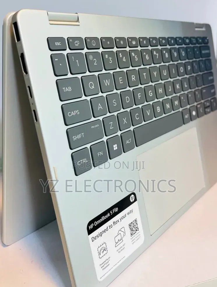 New Laptop HP OmniBook 5 Flip 16GB Intel Core i7 SSD 512GB