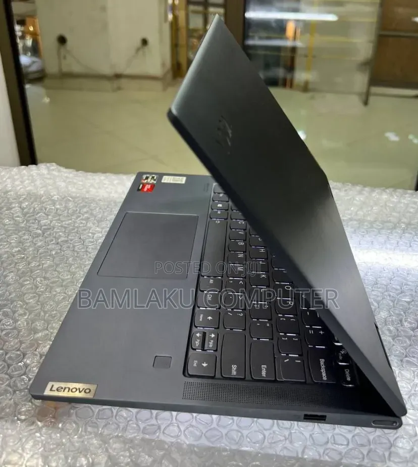 New Laptop Lenovo Yoga 7 15ITL5 16GB AMD Ryzen 7 SSD 512GB