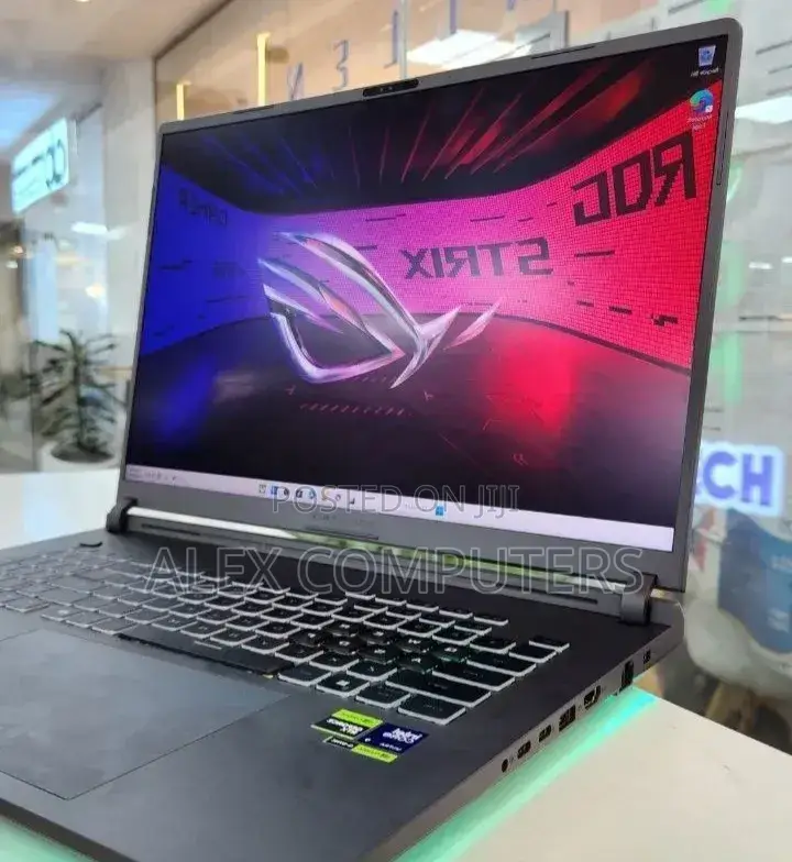 New Laptop Asus ROG Strix G17 32GB Intel Core Ultra 9 SSD 2T