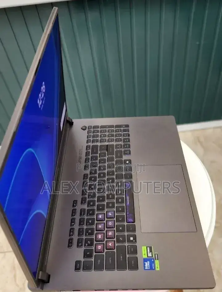 New Laptop Asus ROG Strix G17 32GB Intel Core Ultra 9 SSD 2T