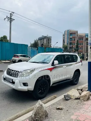 Toyota Land Cruiser Prado 4.0 Petrol GX-L 2013 White