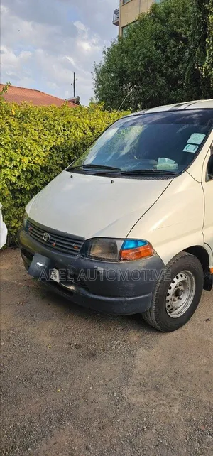 Toyota HiAce 2006 White
