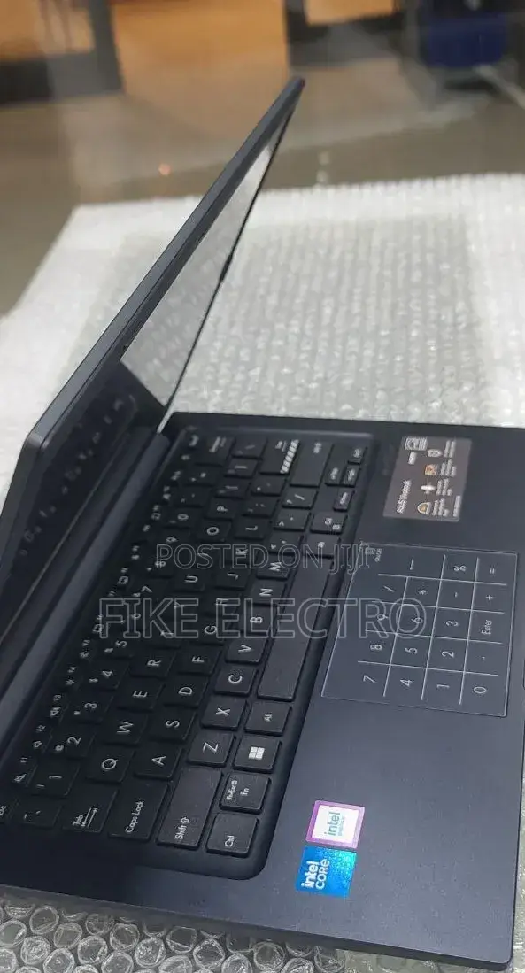 New Laptop Asus VivoBook 15 X505BA 16GB Intel Core i5 SSD 512GB