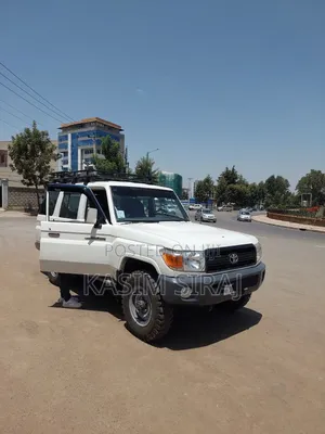 Toyota Land Cruiser 4.5 V8 TD STD 2009 White