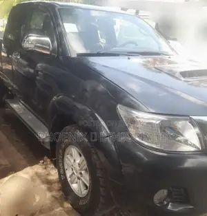 Toyota Hilux 2013 Gray