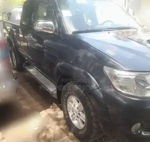 Toyota Hilux 2013 Gray