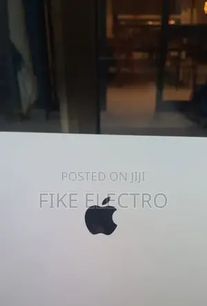 New Laptop Apple MacBook Pro M1 16GB Apple M1 Pro SSD 512GB