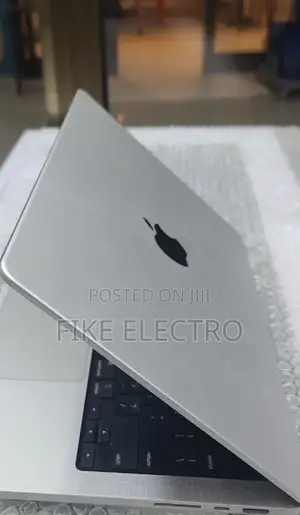 New Laptop Apple MacBook Pro M1 16GB Apple M1 Pro SSD 512GB