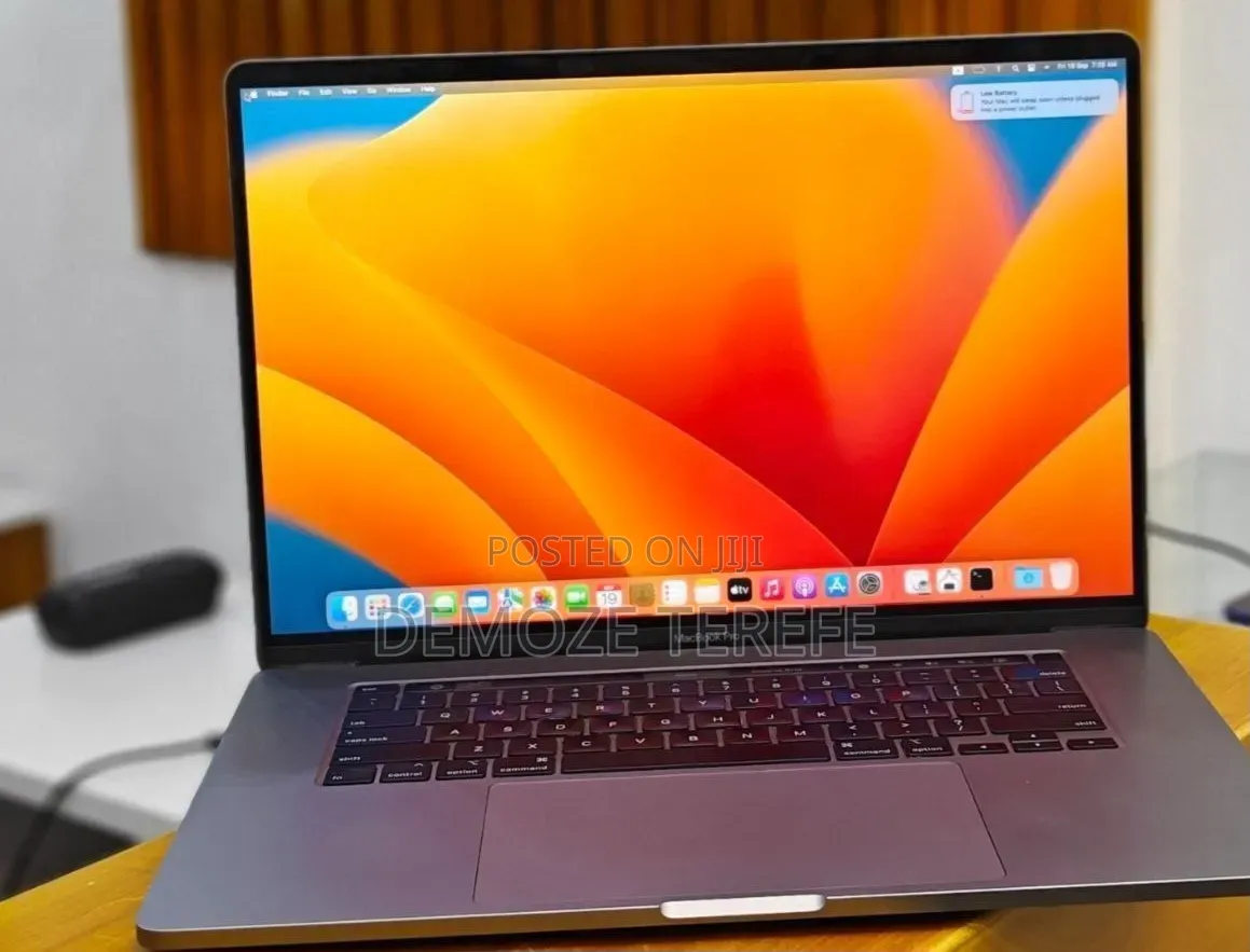 New Laptop Apple MacBook Pro 2019 16GB Intel Core i7 SSD 512GB