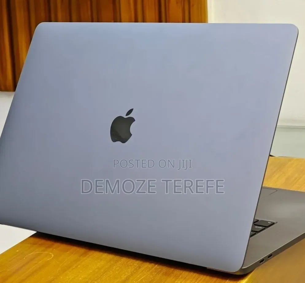 New Laptop Apple MacBook Pro 2019 16GB Intel Core i7 SSD 512GB