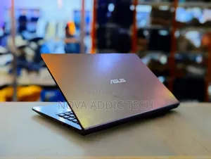 New Laptop Asus ASUSPRO B9440UA 8GB Intel Core i3 SSD 256GB