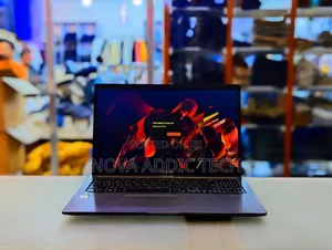 New Laptop Asus ASUSPRO B9440UA 8GB Intel Core i3 SSD 256GB
