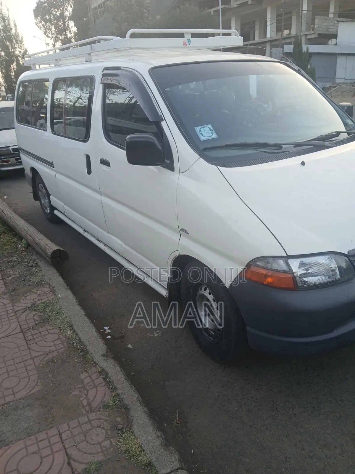 Toyota HiAce 2005 White