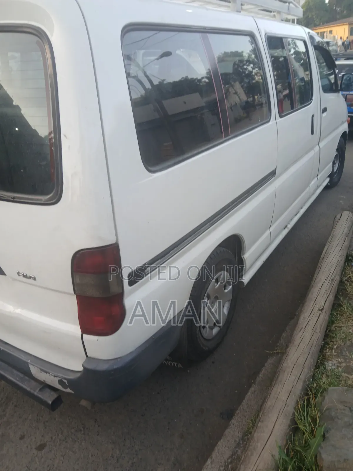 Toyota HiAce 2005 White