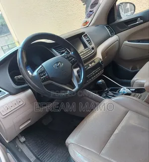 Hyundai Tucson 2017 Red