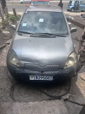 Toyota Yaris 2004 Silver