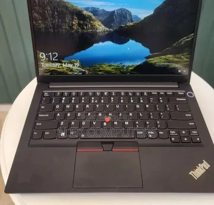 New Laptop Lenovo ThinkPad E15 16GB Intel Core i7 SSD 512GB