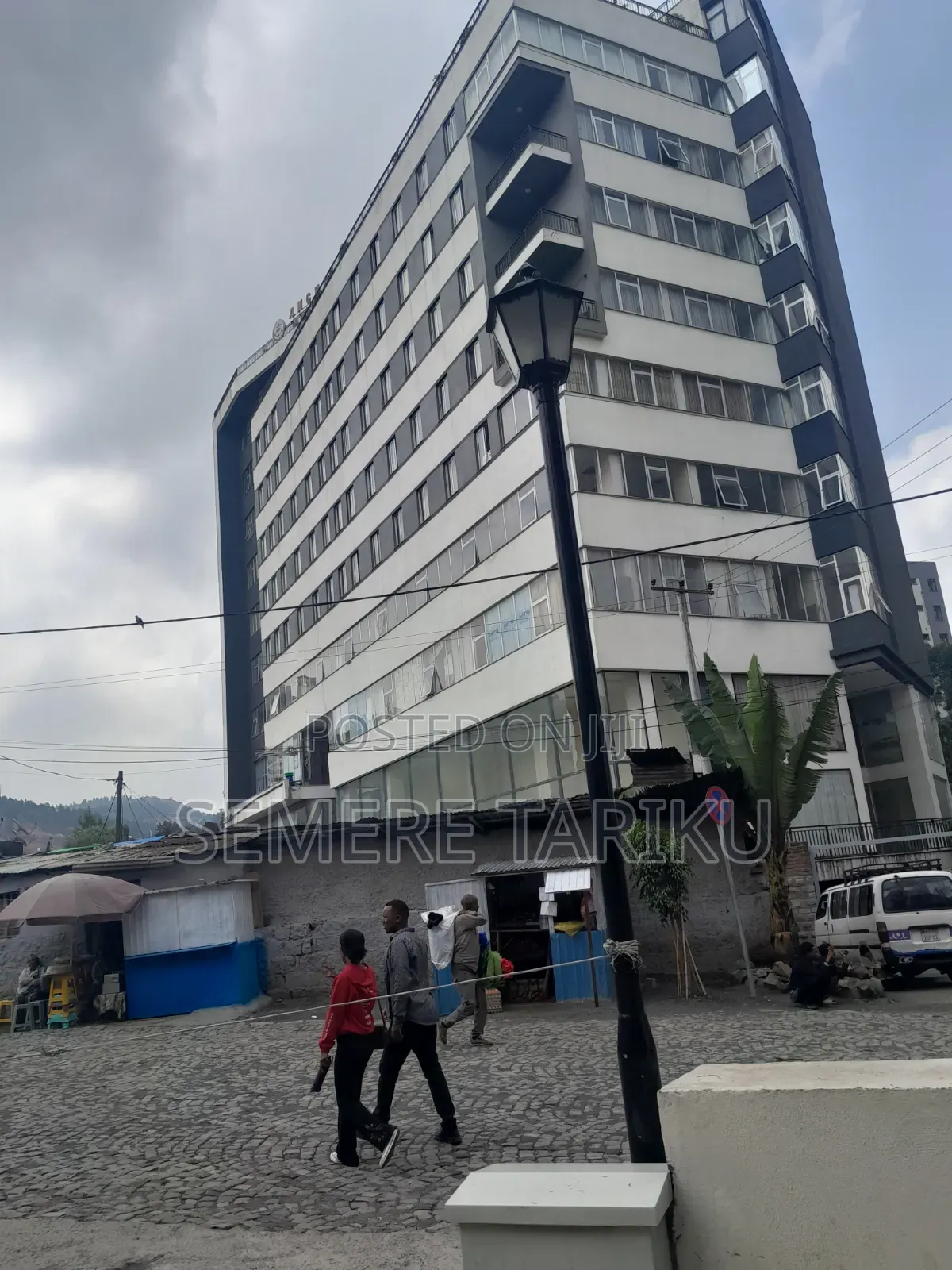 Shop on Commercial Building Shola Gebeya