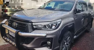 Toyota Hilux 2020 Gray