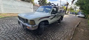 Toyota Hilux 1990 White