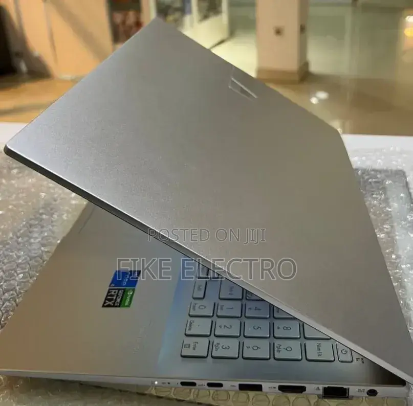 New Laptop Asus VivoBook 15 X505BA 16GB Intel Core i5 SSD 512GB