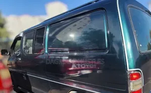 Toyota HiAce 2003 Green