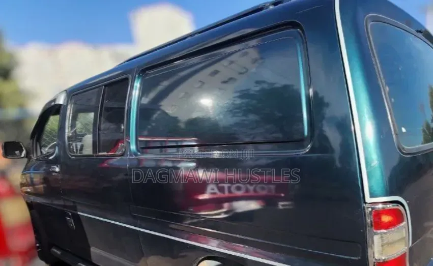 Toyota HiAce 2003 Green