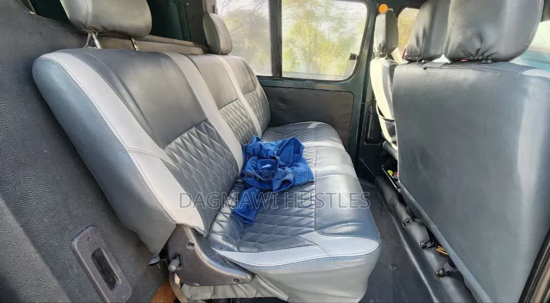 Toyota HiAce 2003 Green
