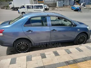 Toyota Yaris 2013 Blue