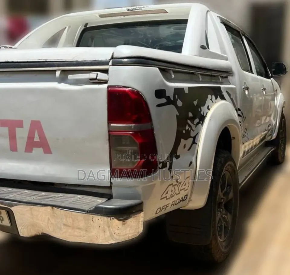 Toyota Hilux 2.5 D-4D Double Cab 2008 White