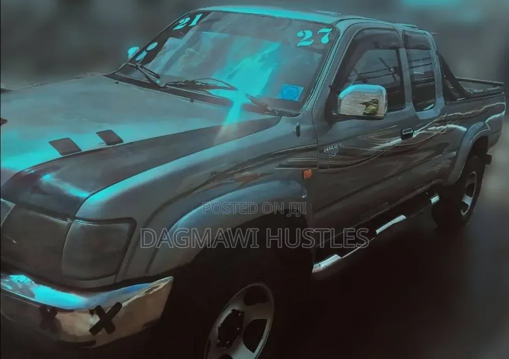 Toyota Hilux 2003 Silver
