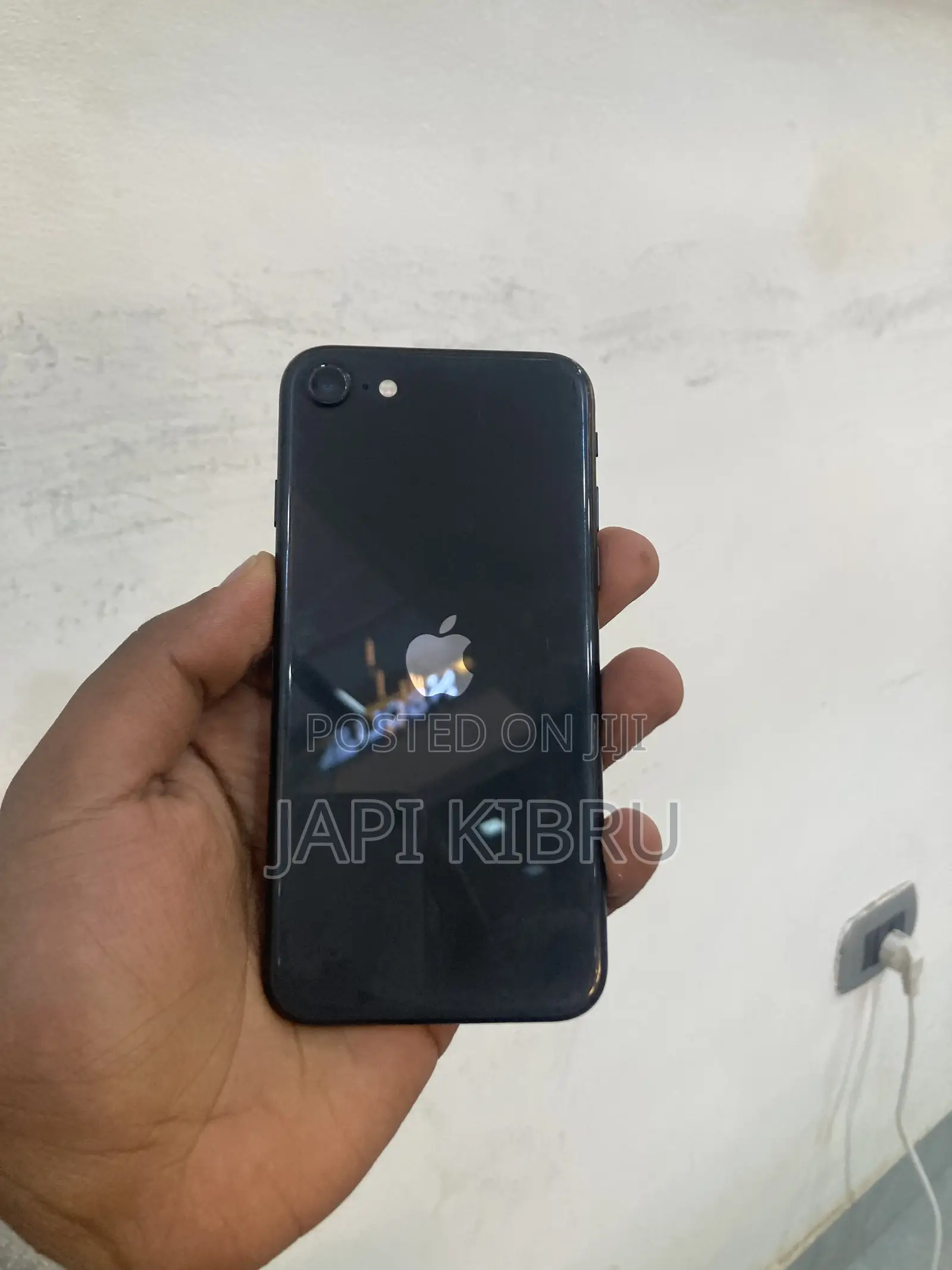 Apple iPhone SE 128 GB Black