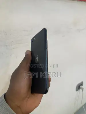 Apple iPhone SE 128 GB Black