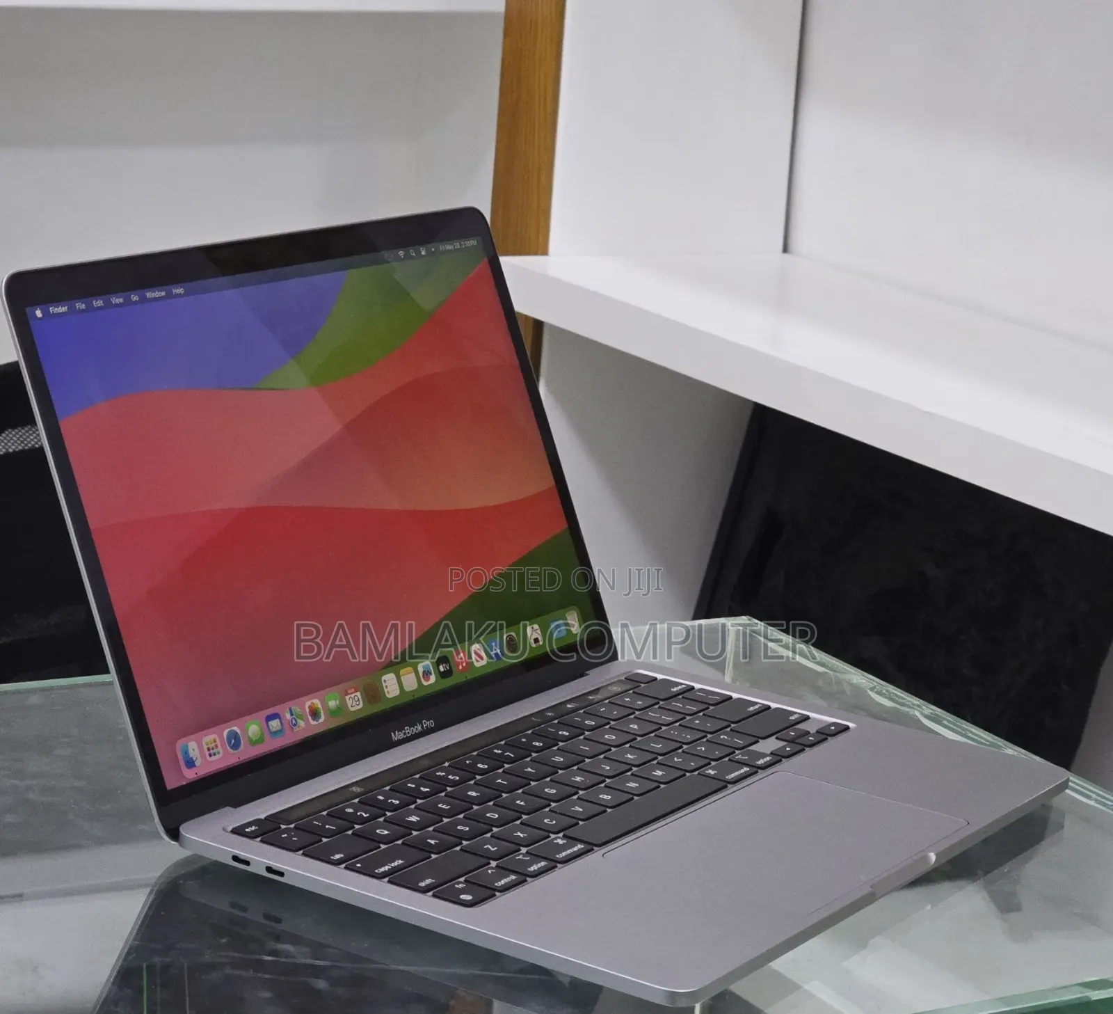 New Laptop Apple MacBook Pro 2020 M1 8GB Apple M1 Pro SSD 512GB