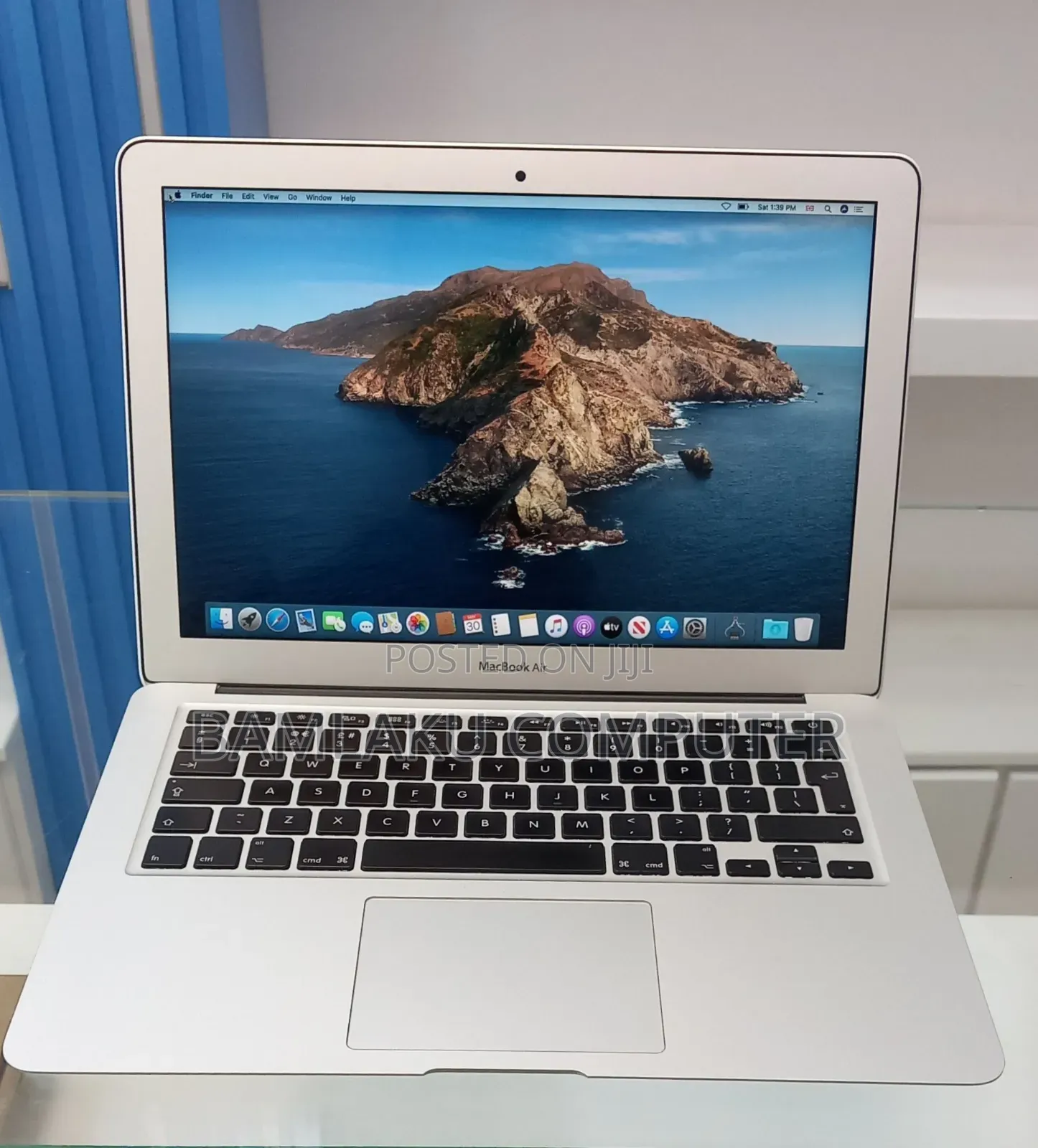 New Laptop Apple MacBook Air 2017 8GB Intel Core i5 SSD 128GB