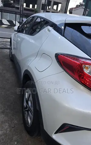 Toyota C-HR 2022 White