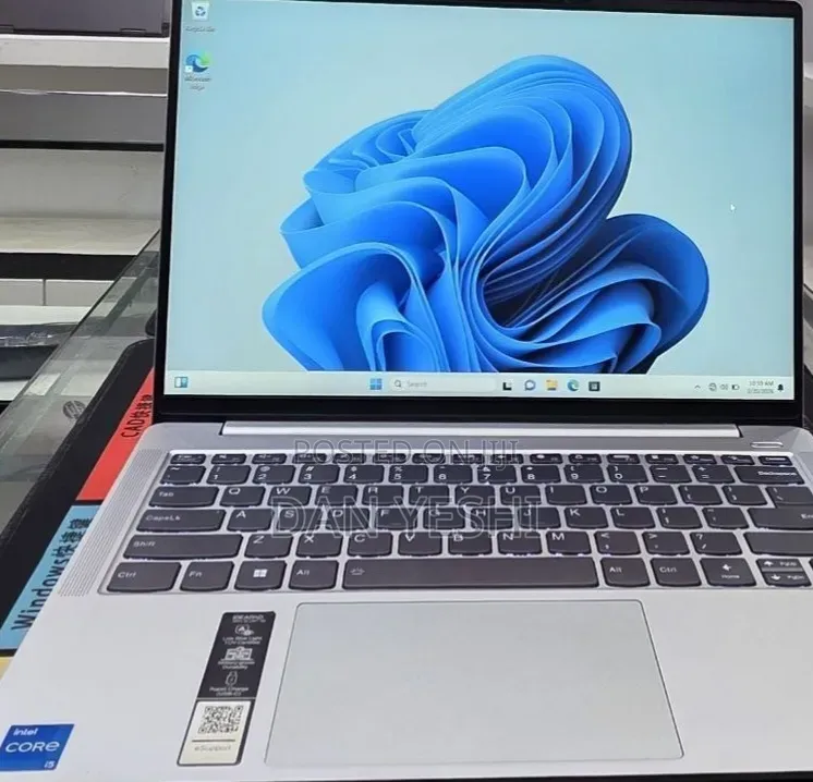 New Laptop Lenovo 16GB Intel Core i7 SSD 512GB