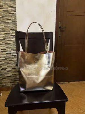 Woman's Shoulder Bag