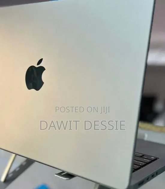 New Laptop Apple MacBook Pro M1 16GB Apple M1 Pro SSD 512GB