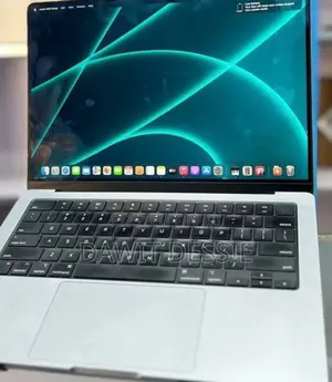 New Laptop Apple MacBook Pro M1 16GB Apple M1 Pro SSD 512GB