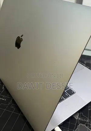 New Laptop Apple MacBook Pro 2019 32GB Intel Core i9 SSD 512GB