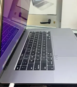 New Laptop Apple MacBook Pro 2019 32GB Intel Core i9 SSD 512GB
